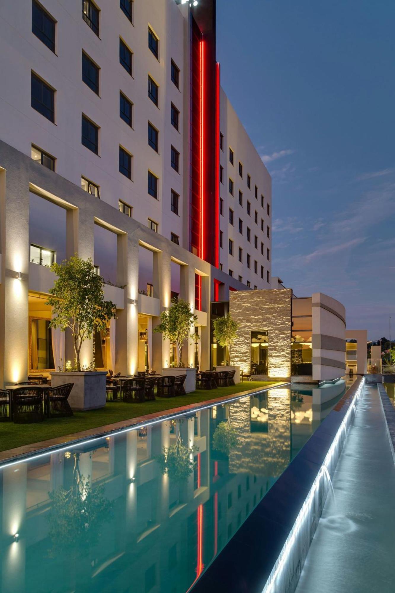 Protea Hotel Fire & Ice! By Marriott Pretoria Menlyn Buitenkant foto