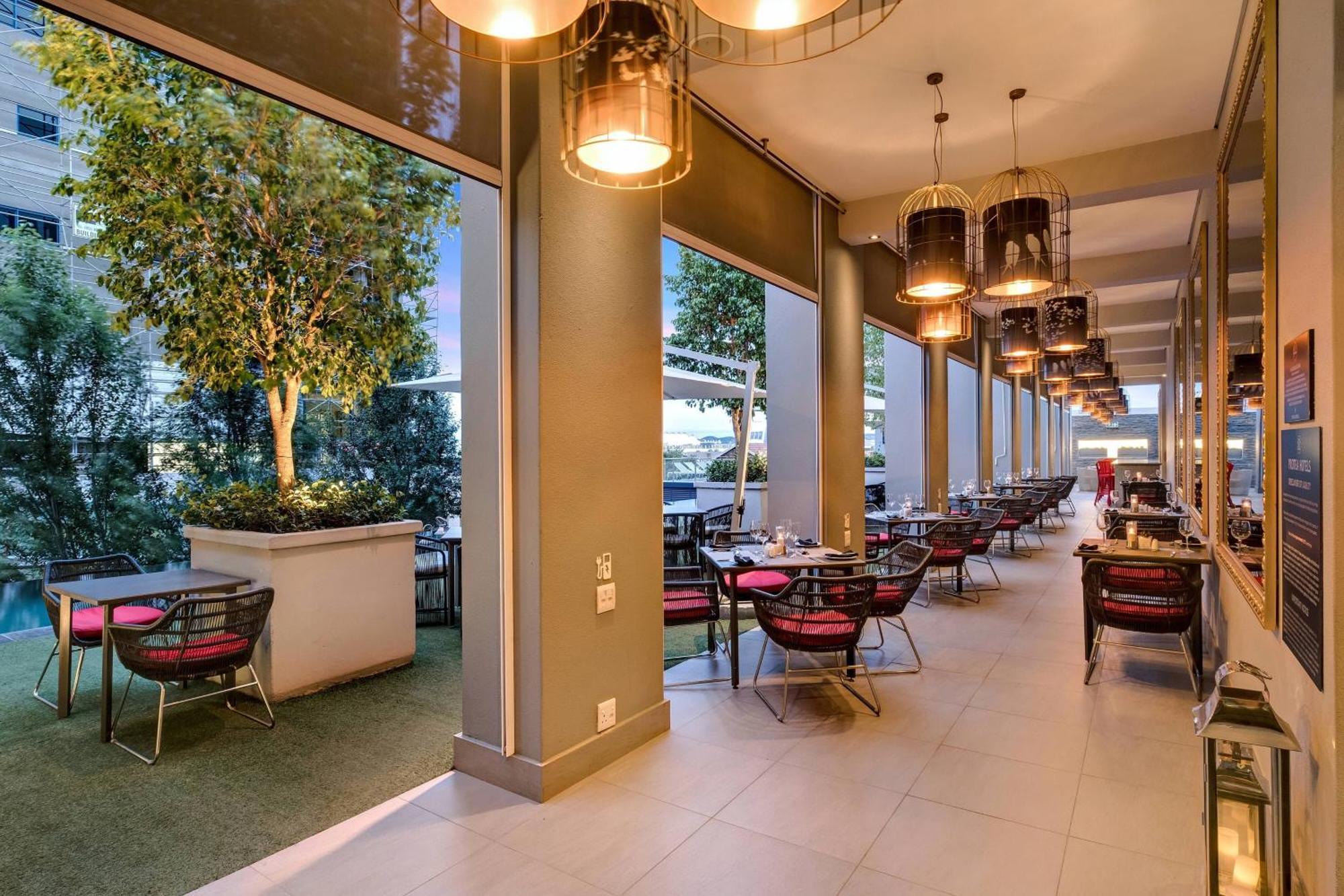 Protea Hotel Fire & Ice! By Marriott Pretoria Menlyn Buitenkant foto