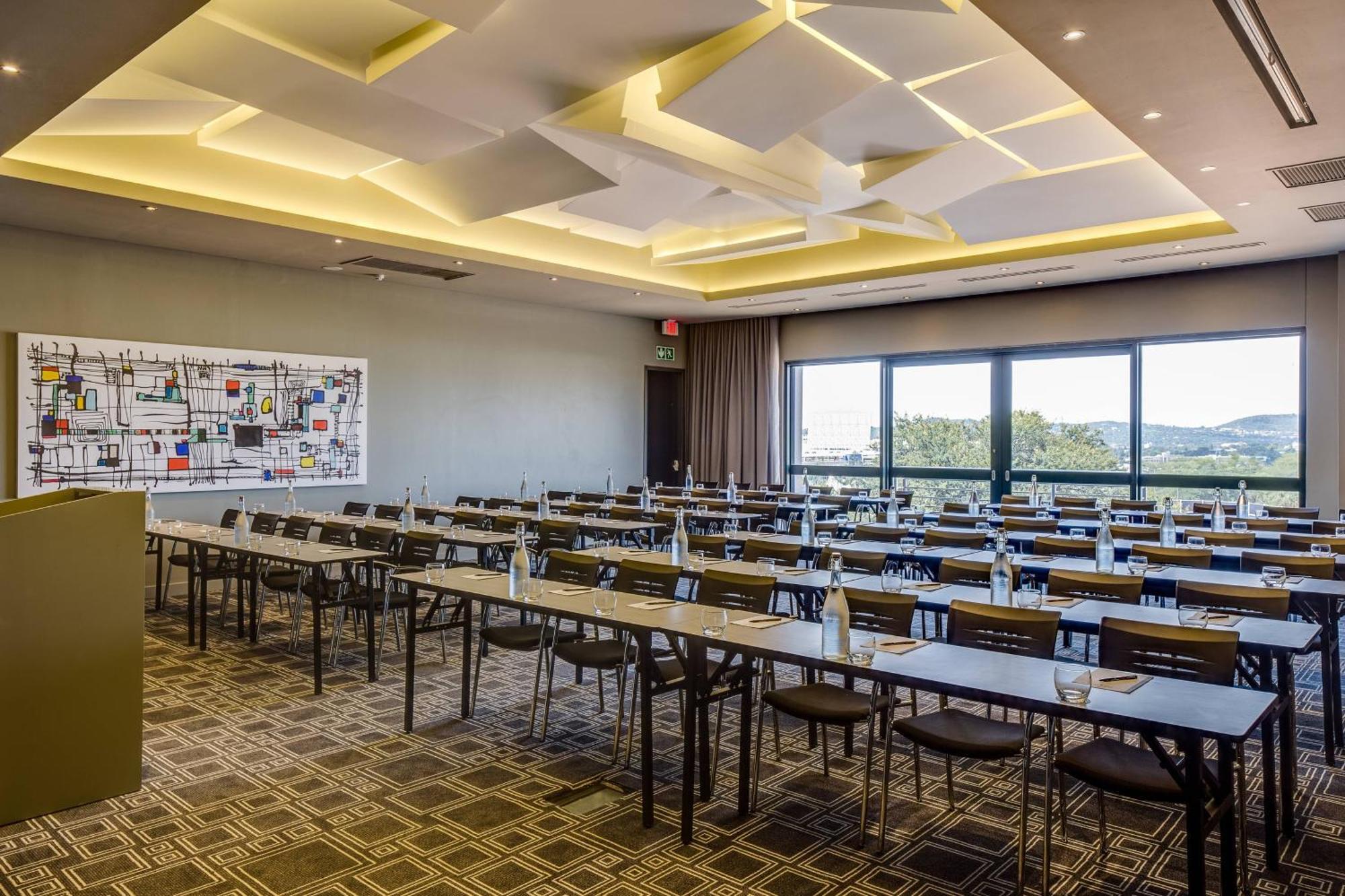 Protea Hotel Fire & Ice! By Marriott Pretoria Menlyn Buitenkant foto