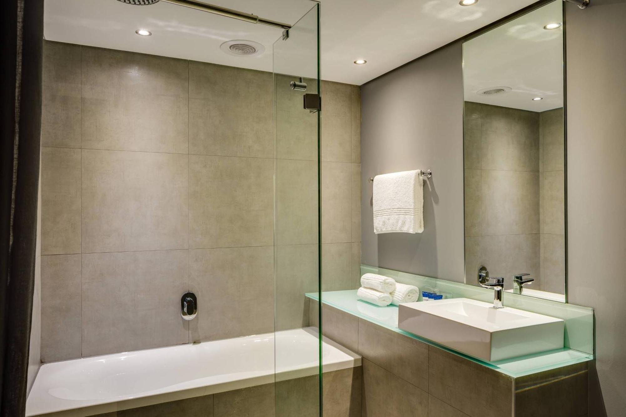 Protea Hotel Fire & Ice! By Marriott Pretoria Menlyn Buitenkant foto